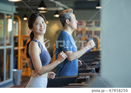 女性 女 女の子 67658250