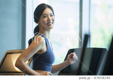 女性 女 女の子 67658290