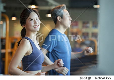 女性 女 女の子 67658355