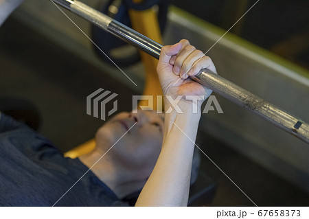 男 男性 男の子 67658373