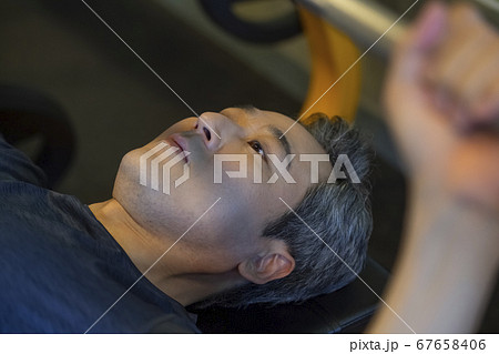 男 男性 男の子 67658406