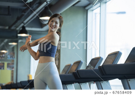 女性 女 女の子 67658409