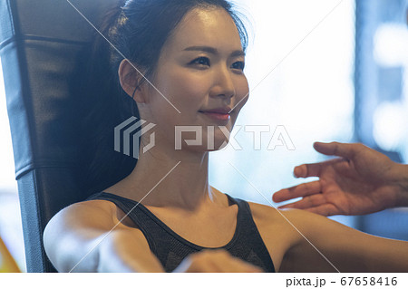 女性 女 女の子 67658416