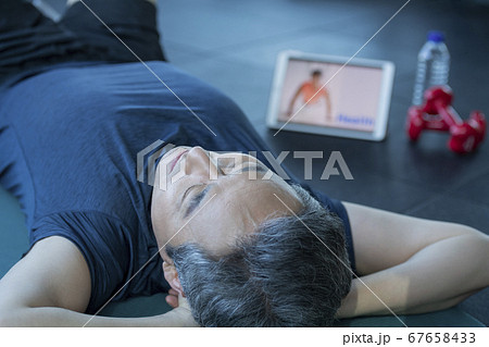 男 男性 男の子 67658433