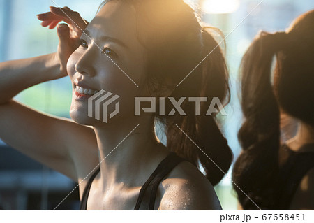 女性 女 女の子 67658451