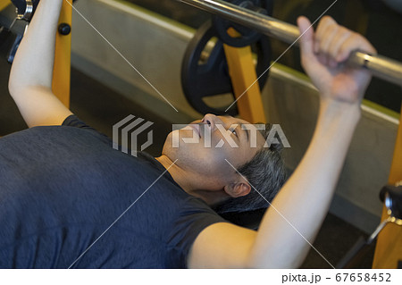 男 男性 男の子 67658452