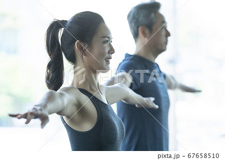 女性 女 女の子 67658510