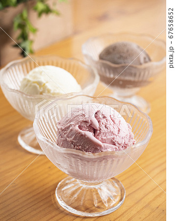 アイスクリーム三種 アイスクリーム三種 67658652