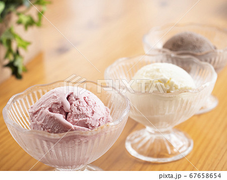 アイスクリーム三種 67658654