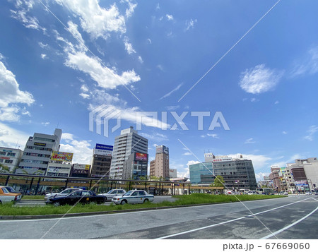 大分駅前ロータリーと市街地 大分駅前ロータリーと市街地 67669060