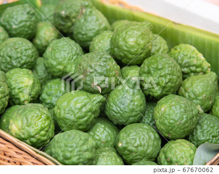 Organic  green lime or bergamot fruit. 67670062