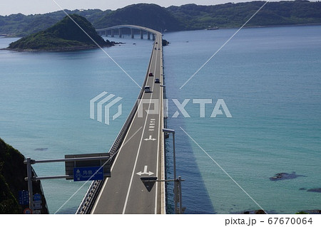 山口県 下関市 豊北町の角島大橋 67670064