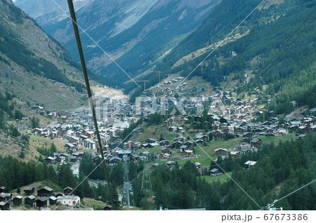 スイス、ツェルマット、クライン・マッターホルン行ゴンドラ 67673386