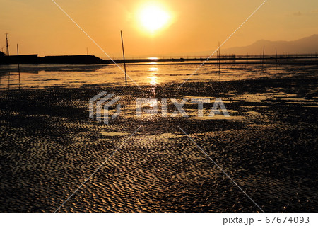 干潟の夕日 干潟の夕日 67674093