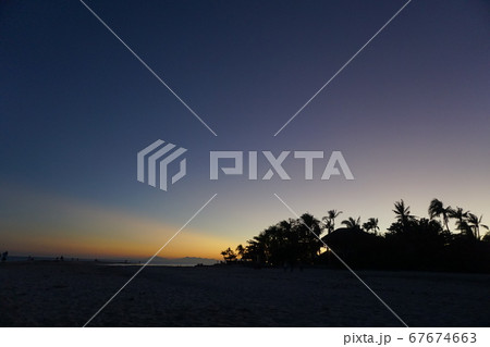 バンタヤン島コタビーチの夕陽 バンタヤン島コタビーチの夕陽 67674663