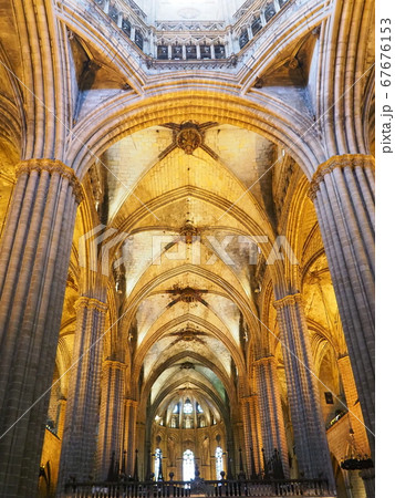 サンタエウラリア大聖堂内観 67676153