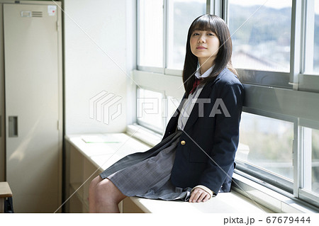 教室にいる学生 教室にいる学生 67679444