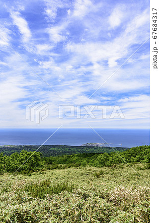 利尻島・見返台公園より望む 利尻島・見返台公園より望む 67684317