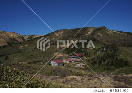 晩秋の南竜山荘 67685406