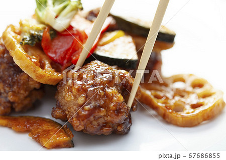 鶏肉と根菜の黒酢和え 鶏肉と根菜の黒酢和え 67686855