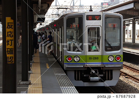 S］都営新宿線10-000形8次車（各停）の写真素材 [67687928] - PIXTA