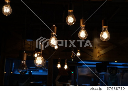 電球 光 照明 67688750