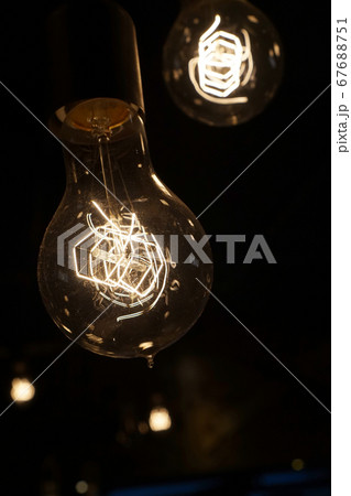 電球 光 照明 67688751