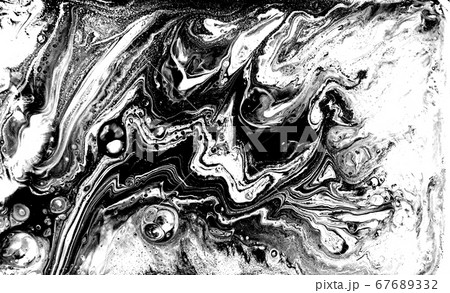 Black and white abstract background. Liquid marble pattern. Monochrome texture. 67689332