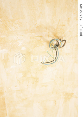 Building renovation works in appartment 67690309