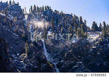 Bridalveil Falls Yosemite 67690983