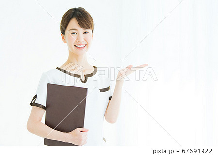 ビューティー　ビジネス　女性 67691922