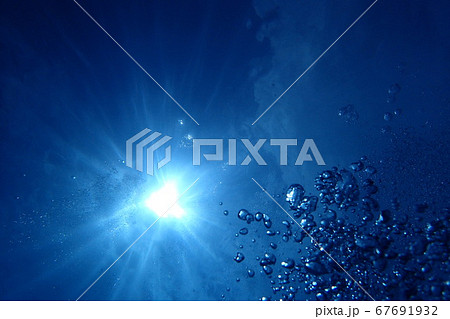 水中バブル 67691932