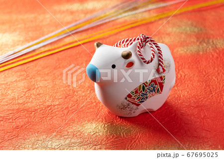 干支　牛　丑　年賀イメージ 67695025