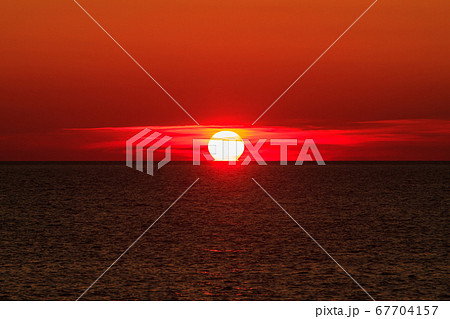 ノシャップ岬から眺める夕日 ノシャップ岬から眺める夕日 67704157