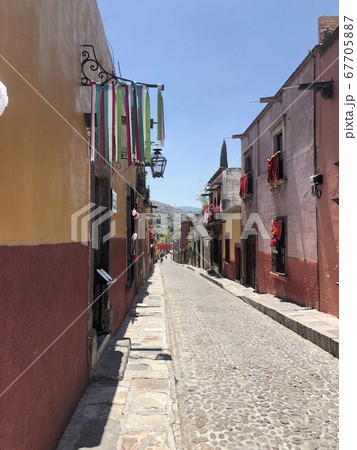 メキシコ ケレタロの雰囲気ある裏通り1 メキシコ ケレタロの雰囲気ある裏通り1 67705887