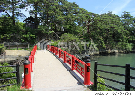 宮城県松島町　雄島へと続く橋 67707855