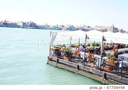 ベネチアの街並み 67708498