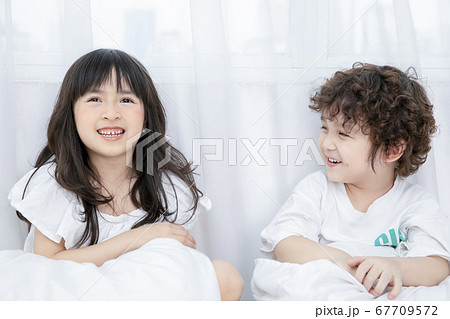 子供　ポートレート 67709572