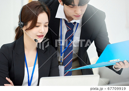 ビジネス 女性 女 67709919