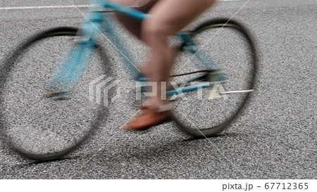 自転車 マナー違反 危険運転 自転車 マナー違反 危険運転 67712365