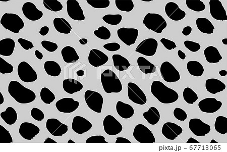 アニマルプリントパターン：チーターの柄模様 67713065