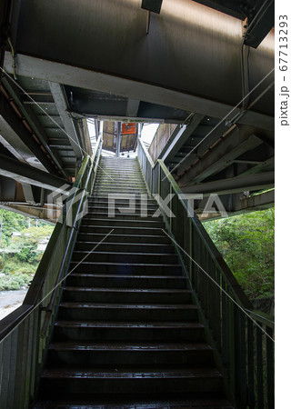土佐北川駅のホームに続く階段 土佐北川駅のホームに続く階段 67713293