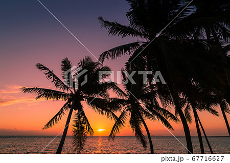 Sunrise in Cayo Guillermo 67716627