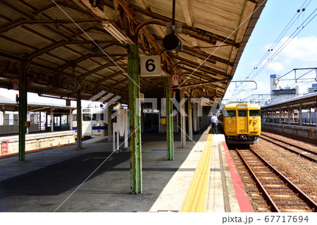 下関駅から徳山駅までの山陽本線車窓からの風景 下関駅から徳山駅までの山陽本線車窓からの風景 67717694