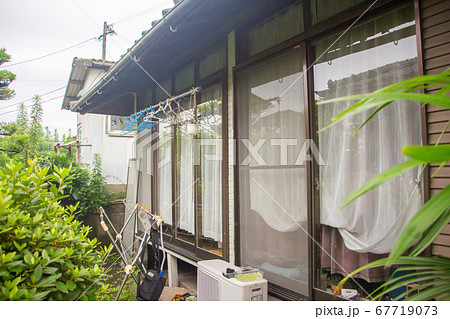 古い日本家屋の風景　古民家の風景 67719073