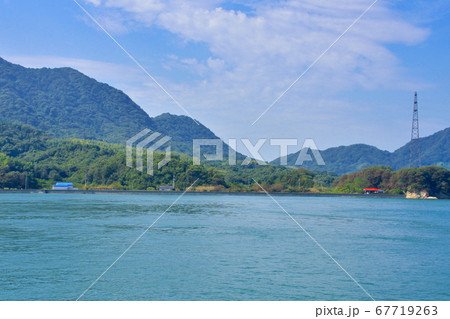 大久野島（うさぎ島）の風景と島へのフェリー航路 67719263