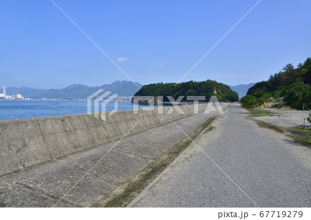 大久野島（うさぎ島）の風景と島へのフェリー航路 67719279