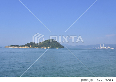 大久野島（うさぎ島）の風景と島へのフェリー航路 67719283