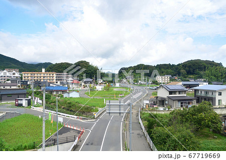博多駅から小倉駅までの鹿児島本線車窓からの風景 博多駅から小倉駅までの鹿児島本線車窓からの風景 67719669
