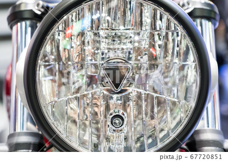 Closeup of the new cycle headlight. 67720851